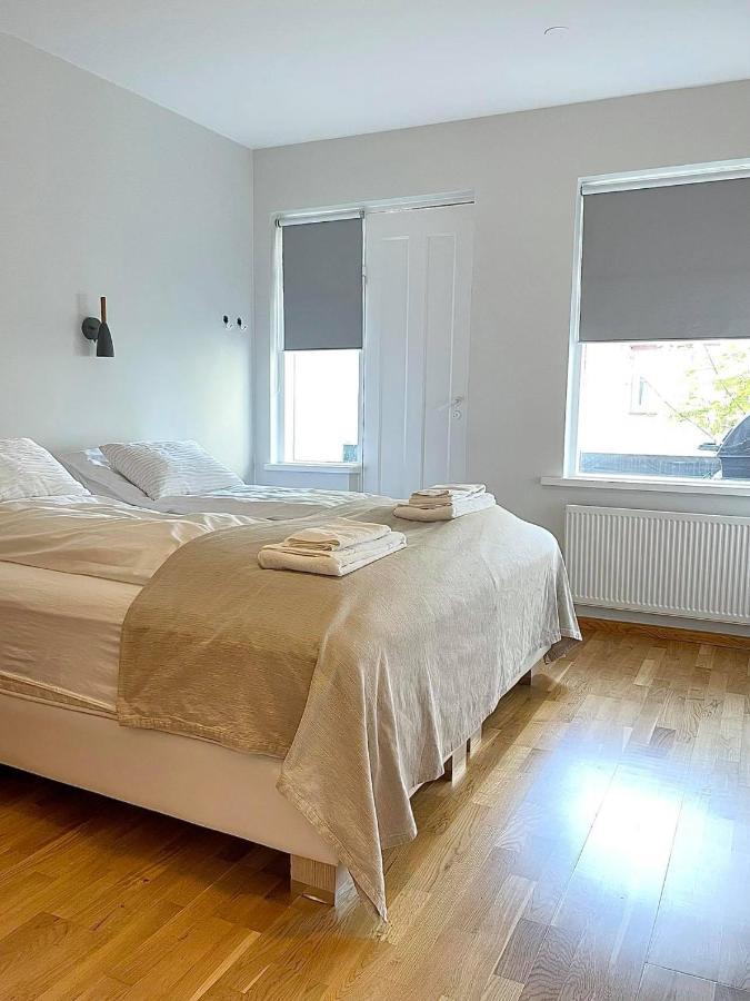 Day Dream Townhall Square Apartments Akureyri Kültér fotó
